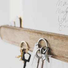 Charger l&#39;image dans la galerie, Porte clés en bois - Räder