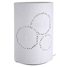 Charger l&#39;image dans la galerie, Lampe de table &quot;motif pissenlit&quot; blanc en porcelaine - Gilde