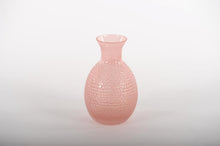 Charger l&#39;image dans la galerie, Vase en verre forme bouteille rose - Rasteli