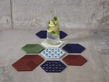Charger l'image dans la galerie, Dessous-de-plat Hexagon 24 cm - Bourgogne