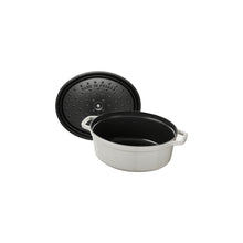 Charger l'image dans la galerie, Cocotte 29 cm, ovale, fonte, Truffe blanche - Staub