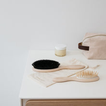 Charger l'image dans la galerie, Petite brosse démêlante Andrée Jardin et pochette en coton