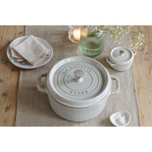 Charger l'image dans la galerie, Cocotte 20 cm ronde, Truffe Blanche, fonte - Staub