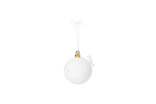Charger l'image dans la galerie, Boule de Noël Oiseau Räder en porcelaine blanche et dorée - vue principale
