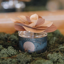 Charger l&#39;image dans la galerie, Fleur parfumée Au Pied Du Sapin - Durance