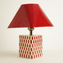 Charger l'image dans la galerie, Lampe damier Aliboro rouge 35 cm - Drimmer