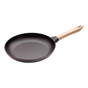 Poêle avec poignée en bois 28 cm, Fonte noir mat - Staub