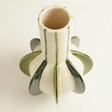 Charger l'image dans la galerie, Vase boule Larry vert 38 cm - Drimmer