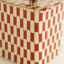 Charger l'image dans la galerie, Lampe damier Aliboro rouge 35 cm - Drimmer