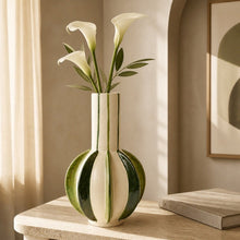 Charger l'image dans la galerie, Vase boule Larry vert 38 cm - Drimmer