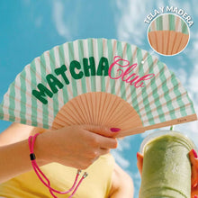 Charger l'image dans la galerie, Éventail Matcha Club Fisura présenté ouvert