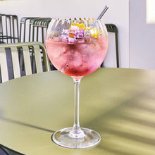 Charger l'image dans la galerie, Verre à pied ballon Symétrie 58 cl Chef &amp; Sommelier en situation cocktail