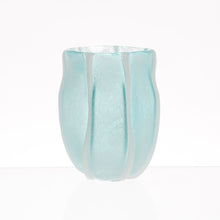 Charger l&#39;image dans la galerie, Photophore Amarres turquoise en verre - Côté Table